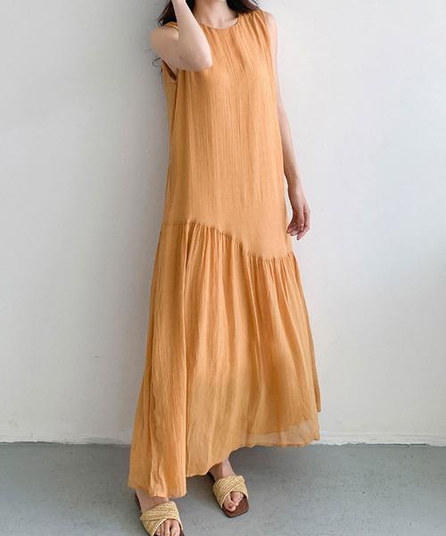 LOWO(ロワ)の「テンセルアシンメトリー裾ギャザーノースリーブロングワンピース(ワンピース・レディース・オフホワイト/ブラック/オレンジ/グリーン/ブラウン・FREE)」の14枚目の写真