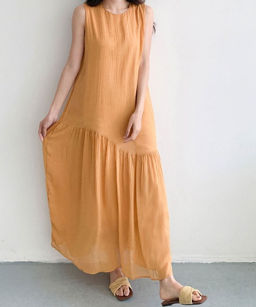 LOWO(ロワ)の「テンセルアシンメトリー裾ギャザーノースリーブロングワンピース(ワンピース・レディース・オフホワイト/ブラック/オレンジ/グリーン/ブラウン・FREE)」の13枚目の写真