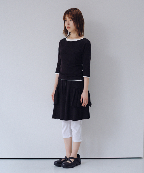 OHESHIO（オヘシオ）の「SHIRRING MIDI BANDING SKIRT, BLACK（スカート・レディース・その他・FREE）」の3枚目の写真
