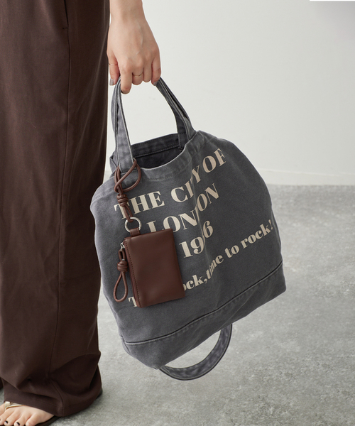 Spick & Span(スピックアンドスパン)の「《別注 / 》CONTROL FREAK WASHED LOGOトート ミニポーチ付き(トートバッグ・レディース・ブラウン/グレー/キャメル・FREE)」の5枚目の写真