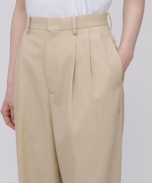 YLEVE（イレーヴ）の「YLEVE / HIGH TWISTED COTTON GABA TROUSERS（その他パンツ・レディース・カーキ/ベージュ・0/1/2）」の6枚目の写真