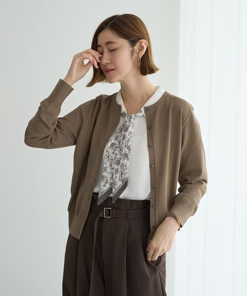 YECCA VECCA(イェッカヴェッカ)の「【UVカット】クルーネックカーディガン(カーディガン/ボレロ・レディース・レッド/アイボリー/ダークベージュ/ブラック・FREE)」の4枚目の写真
