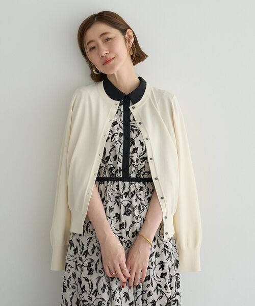YECCA VECCA(イェッカヴェッカ)の「【UVカット】クルーネックカーディガン(カーディガン/ボレロ・レディース・レッド/アイボリー/ダークベージュ/ブラック・FREE)」の2枚目の写真