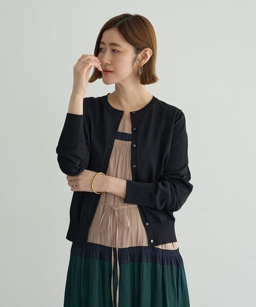 YECCA VECCA(イェッカヴェッカ)の「【UVカット】クルーネックカーディガン(カーディガン/ボレロ・レディース・レッド/アイボリー/ダークベージュ/ブラック・FREE)」の3枚目の写真