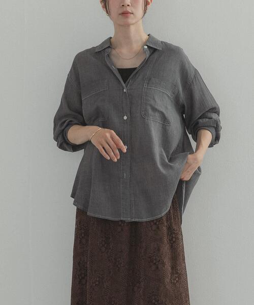 URBAN RESEARCH DOORS（アーバンリサーチドアーズ）の「シアーデニムシャツ｜羽織り/日除け/冷房対策/カジュアル/通勤（シャツ/ブラウス・レディース・ブラック/インディゴブルー・FREE）」の2枚目の写真