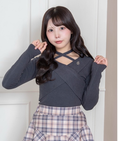 Mejoul(メジュール)の「【2026秋冬新作】ビジューブローチ付き クロスオフショルホルターリボンリブニットトップス(Tシャツ/カットソー・レディース・グレー/ライトブルー/アイボリー・F)」の6枚目の写真