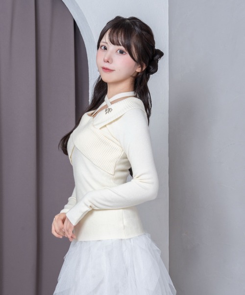 Mejoul(メジュール)の「【2026秋冬新作】ビジューブローチ付き クロスオフショルホルターリボンリブニットトップス(Tシャツ/カットソー・レディース・グレー/ライトブルー/アイボリー・F)」の16枚目の写真