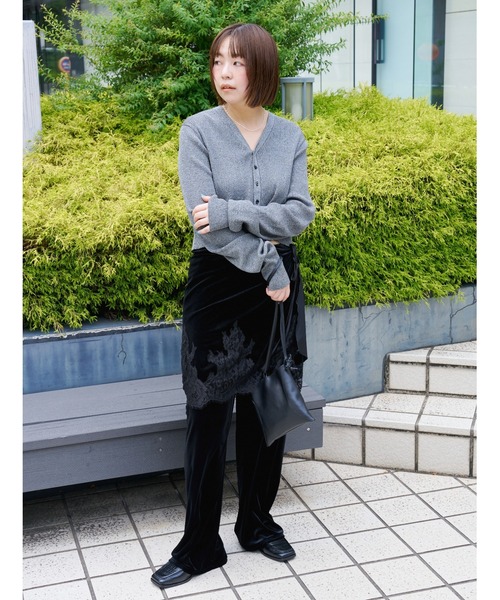 MIESROHE（ミースロエ）の「ウォッシャブルベロアイージーパンツ（その他パンツ・レディース・アイボリー/ブラック・1/0）」の5枚目の写真