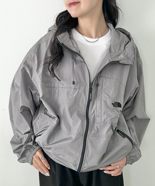 THE NORTH FACE(ザノースフェイス)の「THE NORTH FACE(ザ・ノースフェイス)/軽量 ライトアウター マウンテンジャケット デイキャンプジャケット ロゴ刺繍/DAYCAMP JACKET(ブルゾン・レディース・ブラック/ライトグレー/ライラック/ダークブルー・M/L/XXL/XL)」の6枚目の写真
