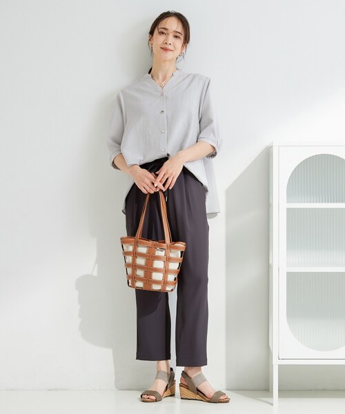SHOO・LA・RUE(シューラルー)の「【S-LL/洗濯機可】金ボタンがアクセント 5分袖スキッパーブラウス(シャツ/ブラウス・レディース・ブルー/ライトグレー/ネイビー・01/02/03/04)」の6枚目の写真