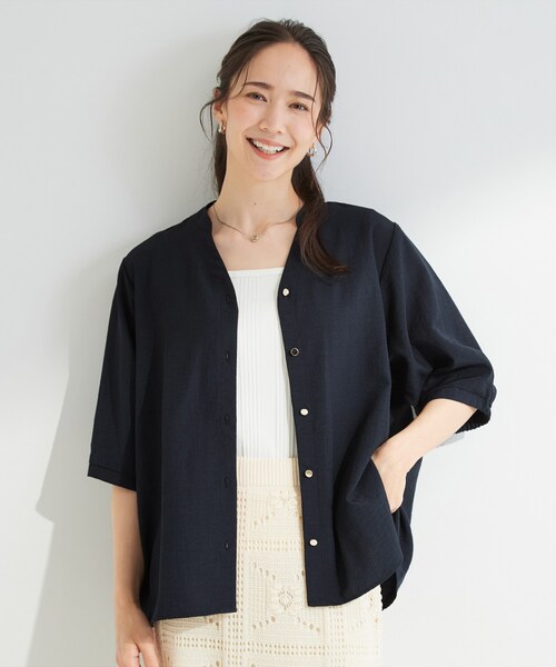 SHOO・LA・RUE(シューラルー)の「【S-LL/洗濯機可】金ボタンがアクセント 5分袖スキッパーブラウス(シャツ/ブラウス・レディース・ブルー/ライトグレー/ネイビー・01/02/03/04)」の12枚目の写真