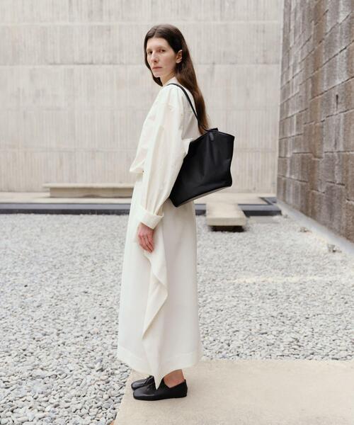 RODE SKO(ロデスコ)の「ROH Seoul LIEN NYLON(トートバッグ・レディース・ブラック/ブラウン・-)」の4枚目の写真