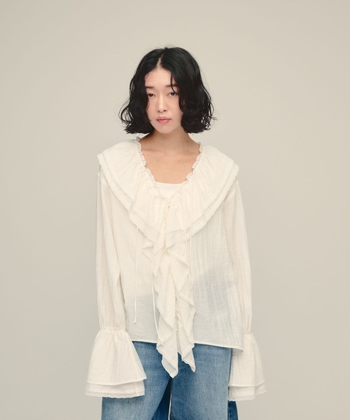 eL(エル)の「【eL】Frill Lace Blouse/1066478(シャツ/ブラウス・レディース・ブラック/オフホワイト・FREE)」の2枚目の写真