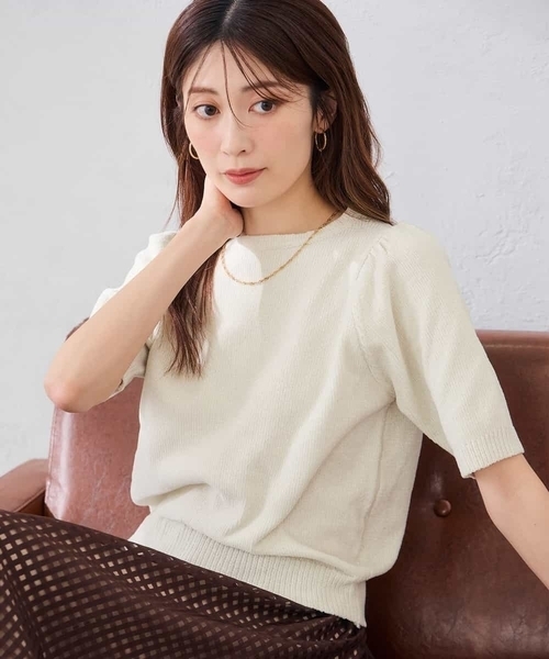a.v.v(アーヴェヴェ)の「ラメベロアモールヤーンハーフスリーブトップス(ニット/セーター・レディース・アイボリー/ブラック・39)」の2枚目の写真