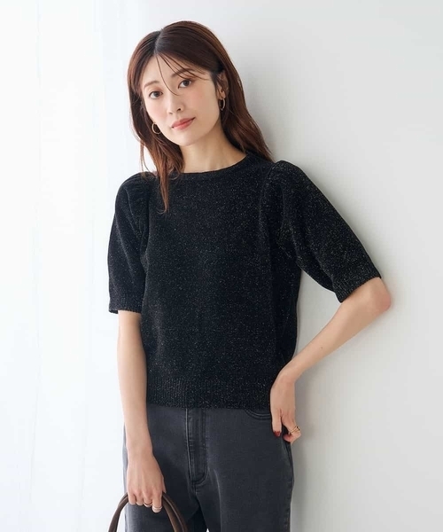 a.v.v(アーヴェヴェ)の「ラメベロアモールヤーンハーフスリーブトップス(ニット/セーター・レディース・アイボリー/ブラック・39)」の1枚目の写真