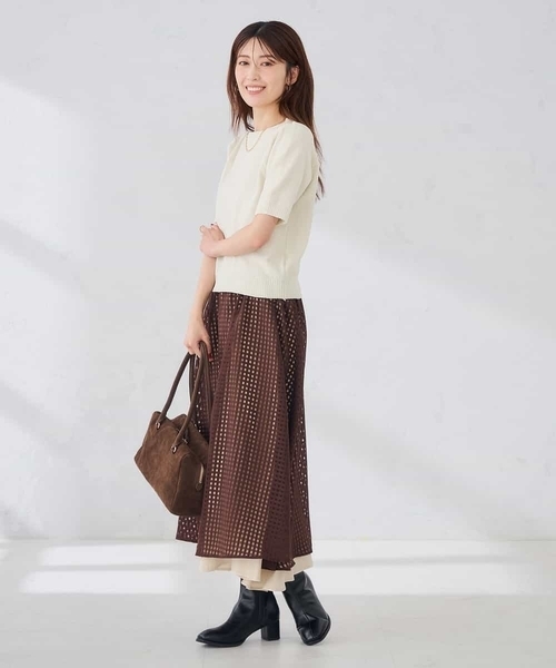 a.v.v(アーヴェヴェ)の「ラメベロアモールヤーンハーフスリーブトップス(ニット/セーター・レディース・アイボリー/ブラック・39)」の11枚目の写真