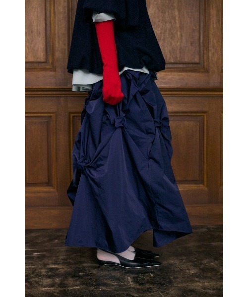 ENFOLD(エンフォルド)の「TACK VOLUME SKIRT(スカート・レディース・ダークブルー/ブラック・36/38)」の3枚目の写真
