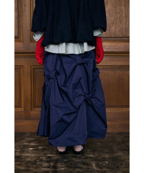 ENFOLD(エンフォルド)の「TACK VOLUME SKIRT(スカート・レディース・ダークブルー/ブラック・36/38)」の8枚目の写真