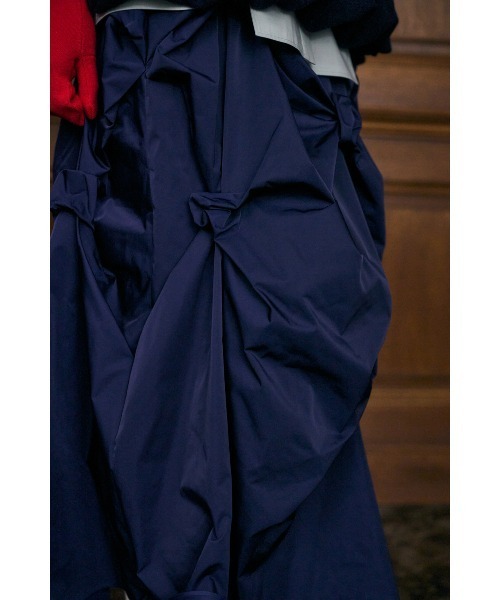 ENFOLD(エンフォルド)の「TACK VOLUME SKIRT(スカート・レディース・ダークブルー/ブラック・36/38)」の9枚目の写真