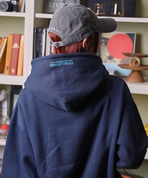 FFEIN(フェイン)の「*新色追加【FFEIN(フェイン)】ヘビーウエイトぼかしロゴ立体フードジップパーカー / パーカー 裏起毛 ジップ 刺繍 ロゴ フーディ ダブルジップ(パーカー・メンズ・ネイビー/ワイン/アッシュグレー/ダークブラウン/ブラック・MEDIUM/LARGE/SMALL)」の18枚目の写真
