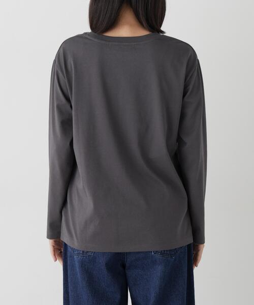 NANO universe(ナノユニバース)の「UVカット機能付ロゴプリントロングTシャツ(Tシャツ/カットソー・レディース・ホワイト/ブラウン/チャコール・FREE)」の11枚目の写真