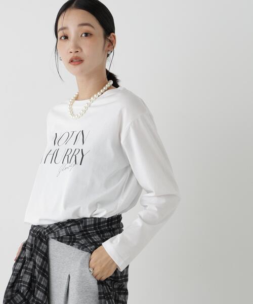 NANO universe(ナノユニバース)の「UVカット機能付ロゴプリントロングTシャツ(Tシャツ/カットソー・レディース・ホワイト/ブラウン/チャコール・FREE)」の17枚目の写真