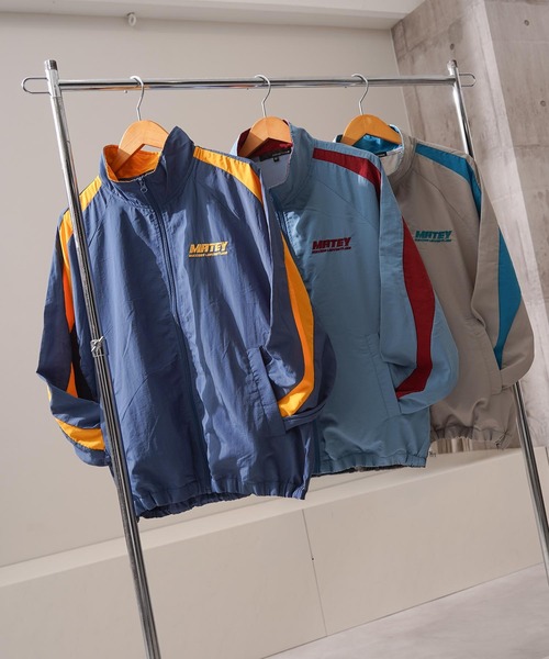 1111clothing(ワンフォークロージング)の「ウェーブ切替 ナイロンジャケット / Wave Switch Washed Nylon Track Jacket(ナイロンジャケット・メンズ・ブルー/サックスブルー/グレー・L/M)」の4枚目の写真