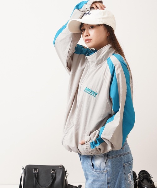 1111clothing(ワンフォークロージング)の「ウェーブ切替 ナイロンジャケット / Wave Switch Washed Nylon Track Jacket(ナイロンジャケット・メンズ・ブルー/サックスブルー/グレー・L/M)」の8枚目の写真