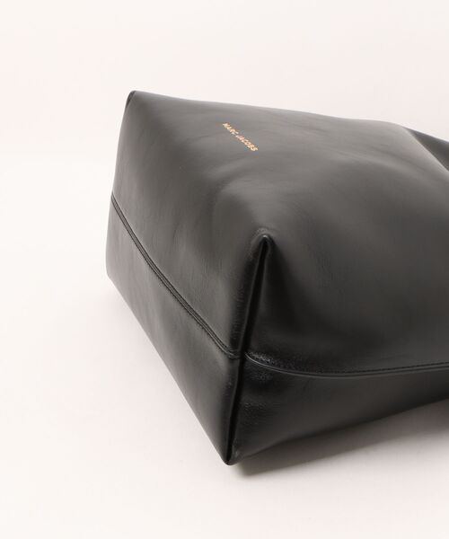 MARC JACOBS(マークジェイコブス)の「SCENE LARGE BUCKET BAG/シーン ラージ バケット バッグ(ショルダーバッグ・レディース・ダークパープル/ブラック・ONE SIZE)」の16枚目の写真