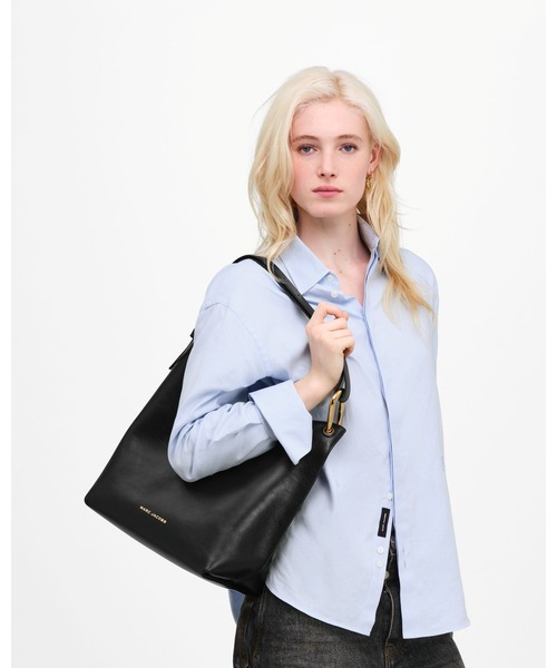 MARC JACOBS(マークジェイコブス)の「SCENE LARGE BUCKET BAG/シーン ラージ バケット バッグ(ショルダーバッグ・レディース・ダークパープル/ブラック・ONE SIZE)」の3枚目の写真