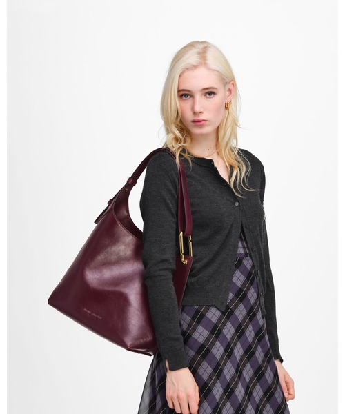 MARC JACOBS(マークジェイコブス)の「SCENE LARGE BUCKET BAG/シーン ラージ バケット バッグ(ショルダーバッグ・レディース・ダークパープル/ブラック・ONE SIZE)」の9枚目の写真