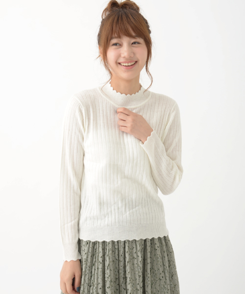 earth music&ecology（アースミュージックアンドエコロジー）の「【2016Autumn】スカラップハイネックニットプルオーバー（ニット/セーター・レディース・杢グレー/ネイビー/アイボリー/カーキ・SMALL/MEDIUM）」の2枚目の写真