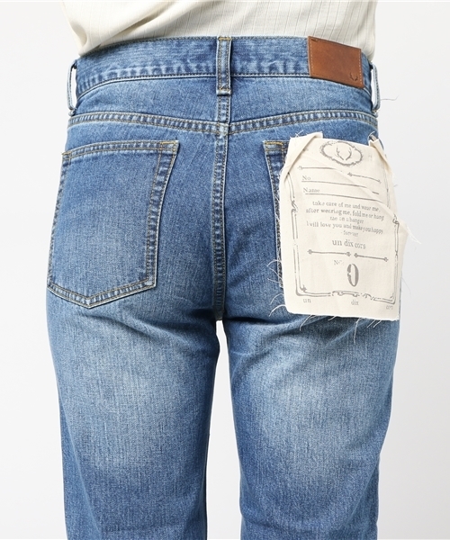 un dix cors（アンディコール）の「アンクルテーパードデニム（デニムパンツ・レディース・ブルー・38/36）」の6枚目の写真