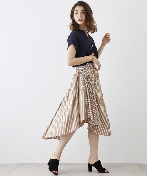 UNITED TOKYO（ユナイテッドトウキョウ）の「ストライプアシメスカート（スカート・レディース・ベージュ/ブルー/ブラック・1）」の16枚目の写真