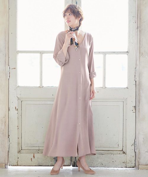 KOBE LETTUCE（コウベレタス）の「[小花柄/ドット柄/ギンガムチェック柄/無地]ガウンワンピにもなる2Wayぬき衿マキシ丈シャツワンピース（シャツワンピース・レディース・カーキ/ベージュ系その他/ホワイト系その他/ブラック系その他/その他1/その他2/その他3/ネイビー/ベージュ/グリーン/チェック・FREE）」の5枚目の写真