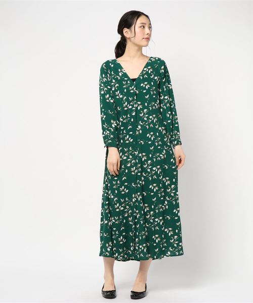 KOBE LETTUCE（コウベレタス）の「[小花柄/ドット柄/ギンガムチェック柄/無地]ガウンワンピにもなる2Wayぬき衿マキシ丈シャツワンピース（シャツワンピース・レディース・カーキ/ベージュ系その他/ホワイト系その他/ブラック系その他/その他1/その他2/その他3/ネイビー/ベージュ/グリーン/チェック・FREE）」の7枚目の写真