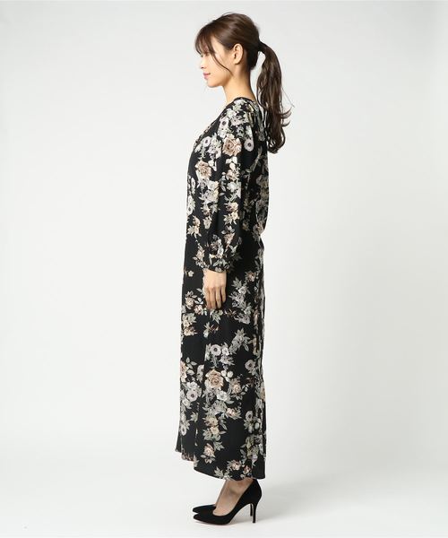 KOBE LETTUCE（コウベレタス）の「[小花柄/ドット柄/ギンガムチェック柄/無地]ガウンワンピにもなる2Wayぬき衿マキシ丈シャツワンピース（シャツワンピース・レディース・カーキ/ベージュ系その他/ホワイト系その他/ブラック系その他/その他1/その他2/その他3/ネイビー/ベージュ/グリーン/チェック・FREE）」の17枚目の写真