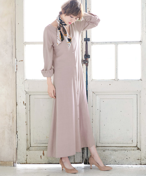 KOBE LETTUCE（コウベレタス）の「[小花柄/ドット柄/ギンガムチェック柄/無地]ガウンワンピにもなる2Wayぬき衿マキシ丈シャツワンピース（シャツワンピース・レディース・カーキ/ベージュ系その他/ホワイト系その他/ブラック系その他/その他1/その他2/その他3/ネイビー/ベージュ/グリーン/チェック・FREE）」の14枚目の写真