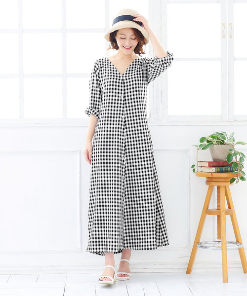 KOBE LETTUCE（コウベレタス）の「[小花柄/ドット柄/ギンガムチェック柄/無地]ガウンワンピにもなる2Wayぬき衿マキシ丈シャツワンピース（シャツワンピース・レディース・カーキ/ベージュ系その他/ホワイト系その他/ブラック系その他/その他1/その他2/その他3/ネイビー/ベージュ/グリーン/チェック・FREE）」の22枚目の写真