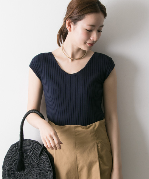 URBAN RESEARCH（アーバンリサーチ）の「【WEB限定】コンパクトリブニット(フレンチスリーブ)（ニット/セーター・レディース・オレンジ系その他/グレー/グリーン/ネイビー/ホワイト・FREE）」の4枚目の写真