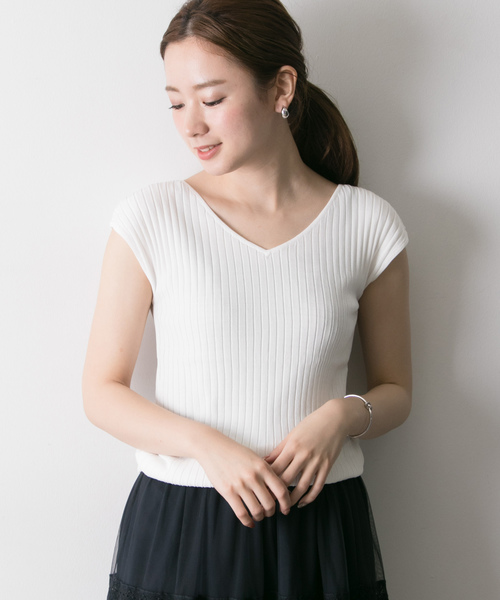 URBAN RESEARCH（アーバンリサーチ）の「【WEB限定】コンパクトリブニット(フレンチスリーブ)（ニット/セーター・レディース・オレンジ系その他/グレー/グリーン/ネイビー/ホワイト・FREE）」の2枚目の写真