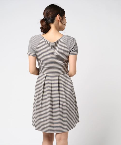three dots(スリードッツ)の「ダブルフェイス ポンチ ドレス(ワンピース・レディース・グレイッシュベージュ・SMALL/MEDIUM)」の3枚目の写真