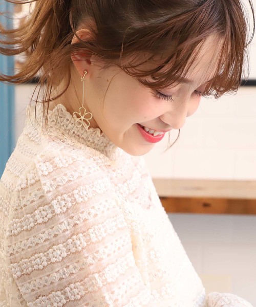 one after another NICE CLAUP（ワンアフターアナザーナイスクラップ）の「フラワーレース トップス（Tシャツ/カットソー・レディース・アイボリー/オフホワイト/モカ・FREE）」の5枚目の写真