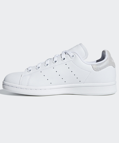 adidas（アディダス）の「スタンスミス  [STAN SMITH J] アディダスオリジナルス（スニーカー・キッズ・ホワイト・23.5cm/25.5cm/22.0cm/23.0cm/25.0cm/24.0cm/22.5cm/24.5cm）」の7枚目の写真
