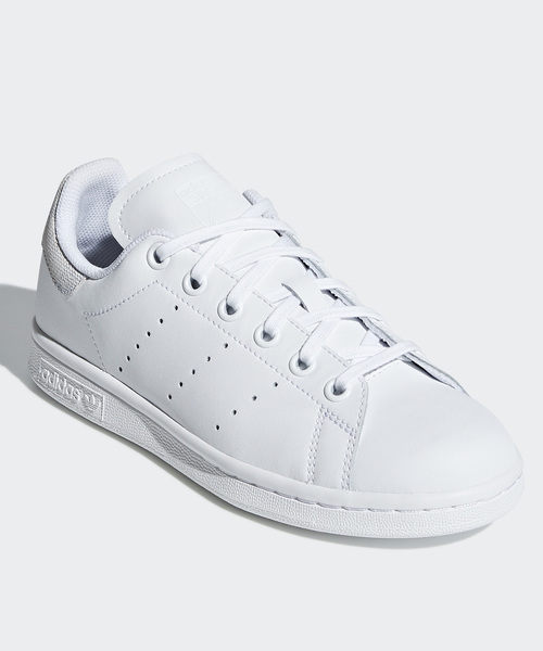 adidas（アディダス）の「スタンスミス  [STAN SMITH J] アディダスオリジナルス（スニーカー・キッズ・ホワイト・23.5cm/25.5cm/22.0cm/23.0cm/25.0cm/24.0cm/22.5cm/24.5cm）」の6枚目の写真