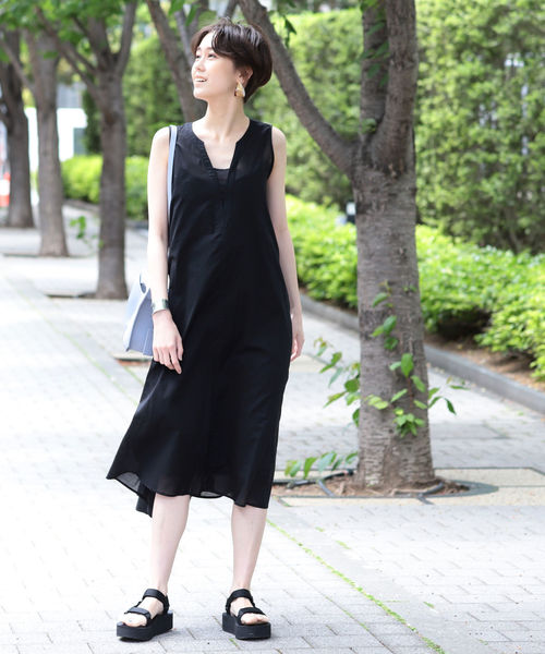 Ray BEAMS（レイビームス）の「Ray BEAMS / コットン ローン Vネック マキシ ワンピース（ワンピース・レディース・ブラック/グリーン/マスタード・ONE SIZE）」の20枚目の写真