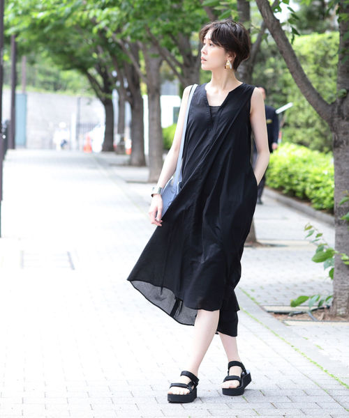 Ray BEAMS（レイビームス）の「Ray BEAMS / コットン ローン Vネック マキシ ワンピース（ワンピース・レディース・ブラック/グリーン/マスタード・ONE SIZE）」の19枚目の写真