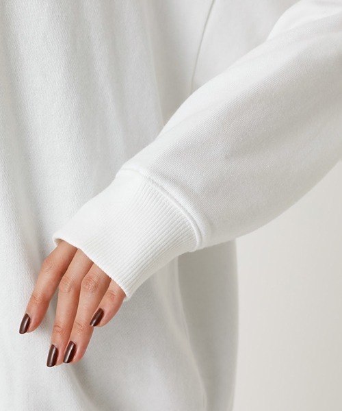 AZUL by moussy（アズールバイマウジー）の「AZUL SWEAT TUNIC/アズールスウェットチュニック（Tシャツ/カットソー・レディース・オフホワイト/ブラック/ベージュ・MEDIUM/SMALL）」の17枚目の写真