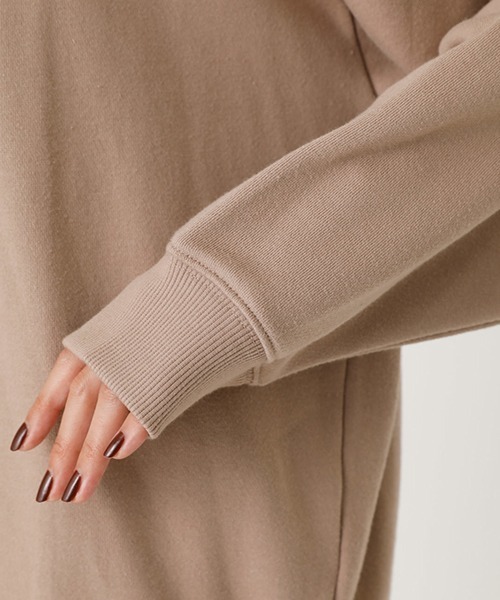 AZUL by moussy（アズールバイマウジー）の「AZUL SWEAT TUNIC/アズールスウェットチュニック（Tシャツ/カットソー・レディース・オフホワイト/ブラック/ベージュ・MEDIUM/SMALL）」の9枚目の写真