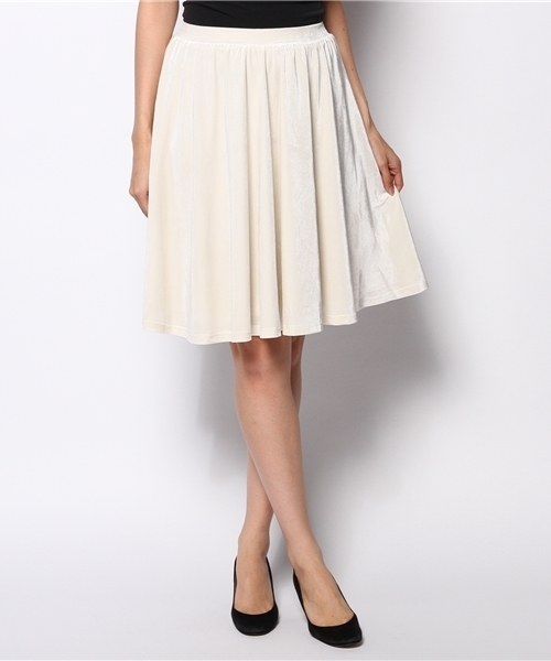 WEGO（ウィゴー）の「WEGO/ベロアミディ丈サーキュラースカート（スカート・レディース・アイボリー/グリーン/ワイン・FREE）」の2枚目の写真